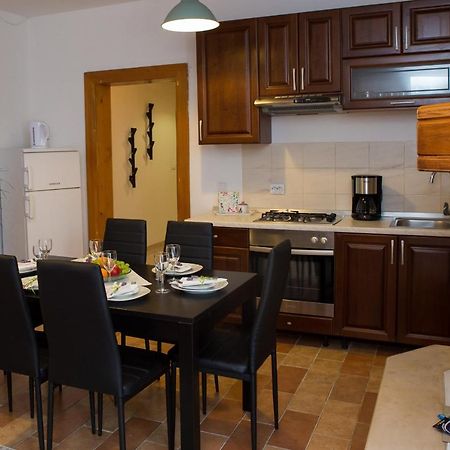 Apartman Girasol Pula Apartment Luaran gambar