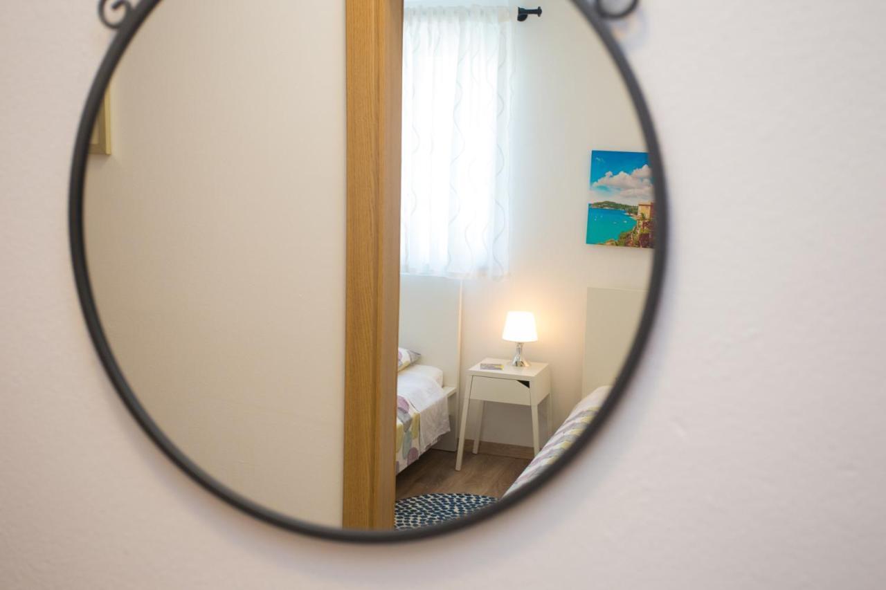 Apartman Girasol Pula Luaran gambar