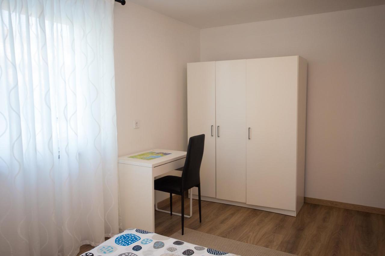Apartman Girasol Pula Apartment Luaran gambar