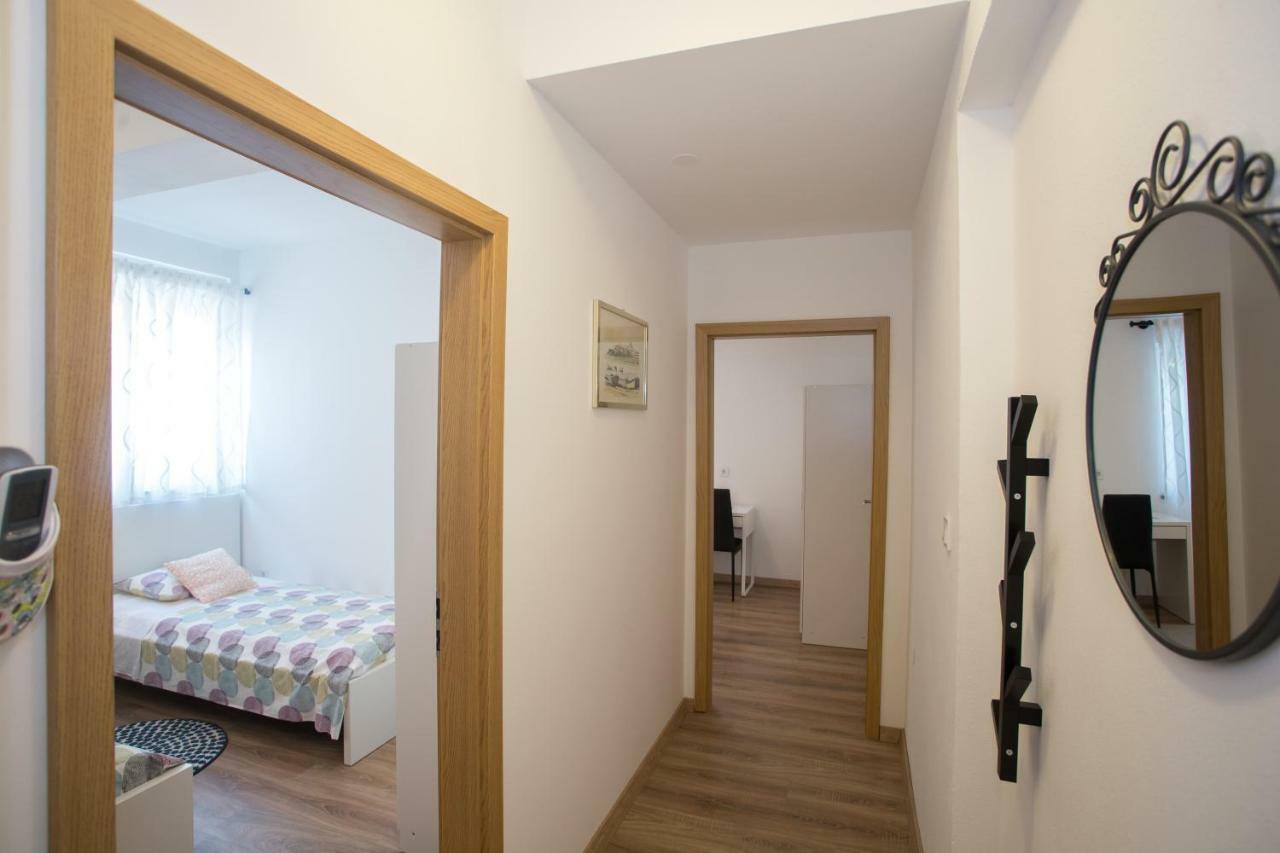 Apartman Girasol Pula Apartment Luaran gambar