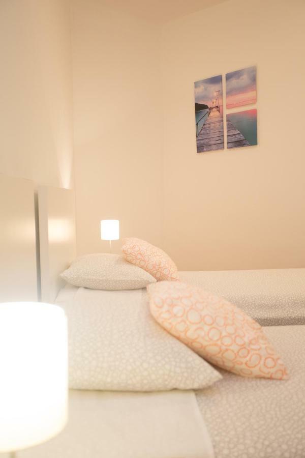 Apartman Girasol Pula Apartment Luaran gambar